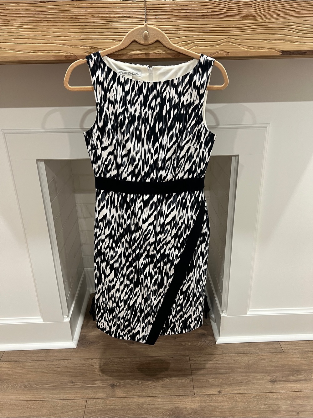 Maggy London Black & White Patterned Sheath Dress
